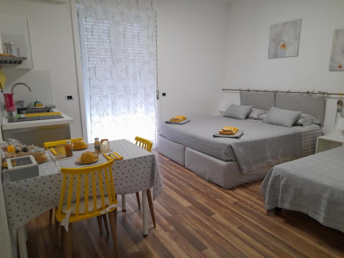 Cristel Malpensa Room Cardano Al Campo Exterior foto